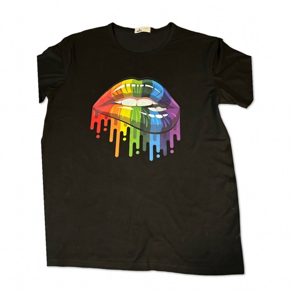 NWOT Colorful Drip Paint Lip T Shirt size Large - Picture 3 of 3